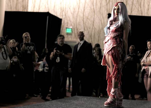 lady_gaga_maso_outfit_10_2.jpg